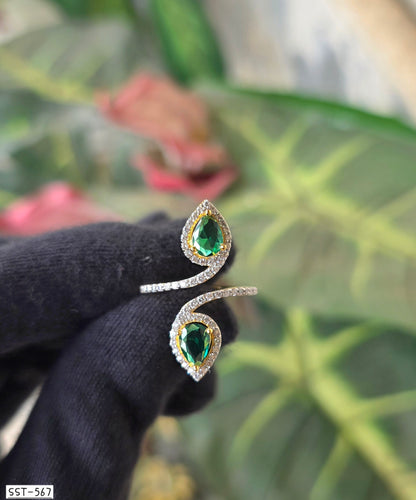 SST 567 | LUXURY EMERALD TEARDROP RING