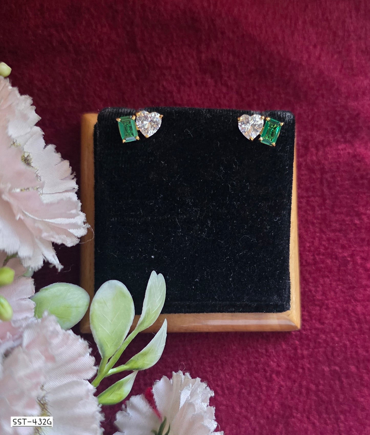 SST 432G | HEART AND EMERALD CUT STUD EARRINGS