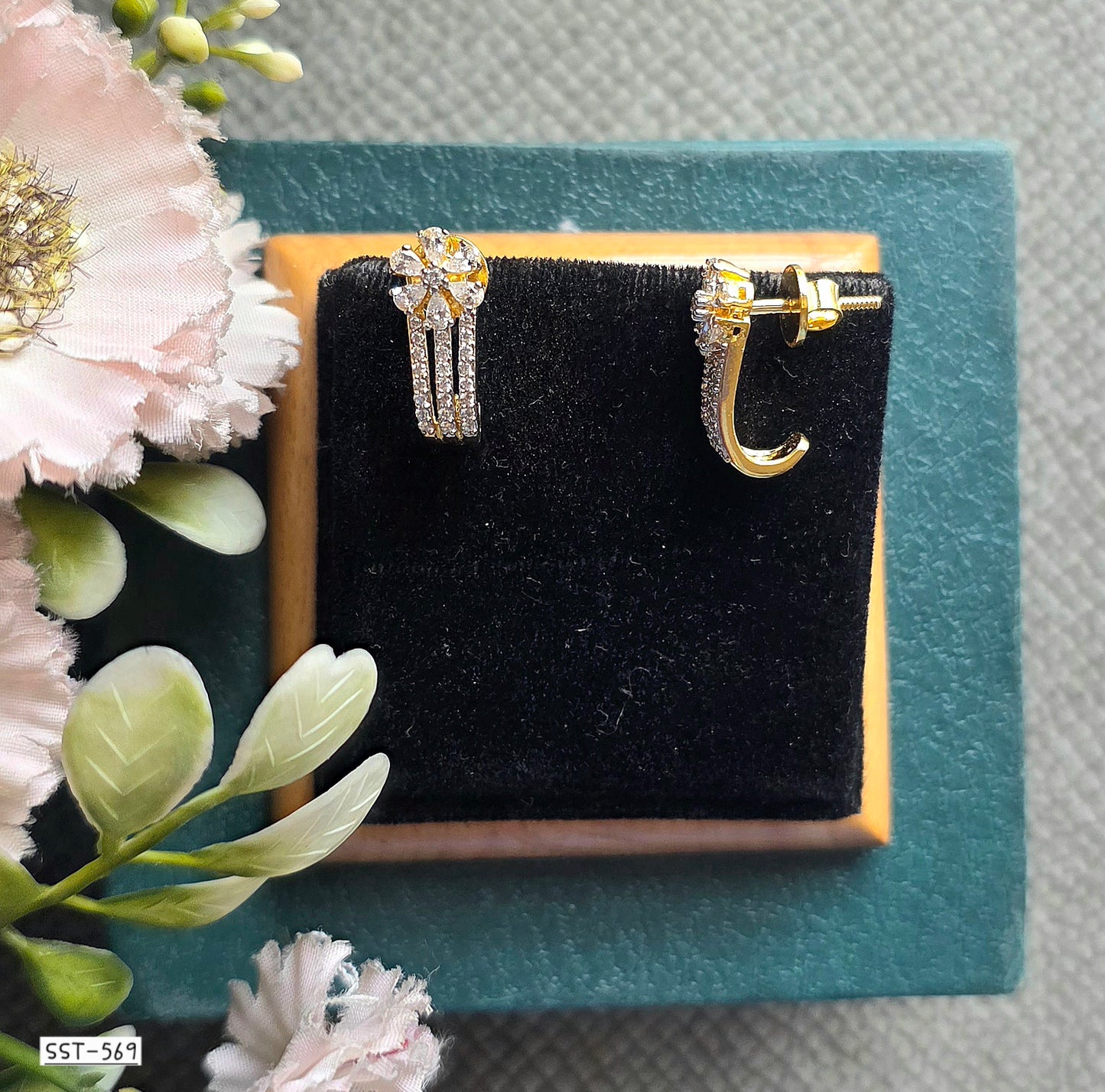 SST 569 | ELEGANT BLOOM CASCADE STUDS
