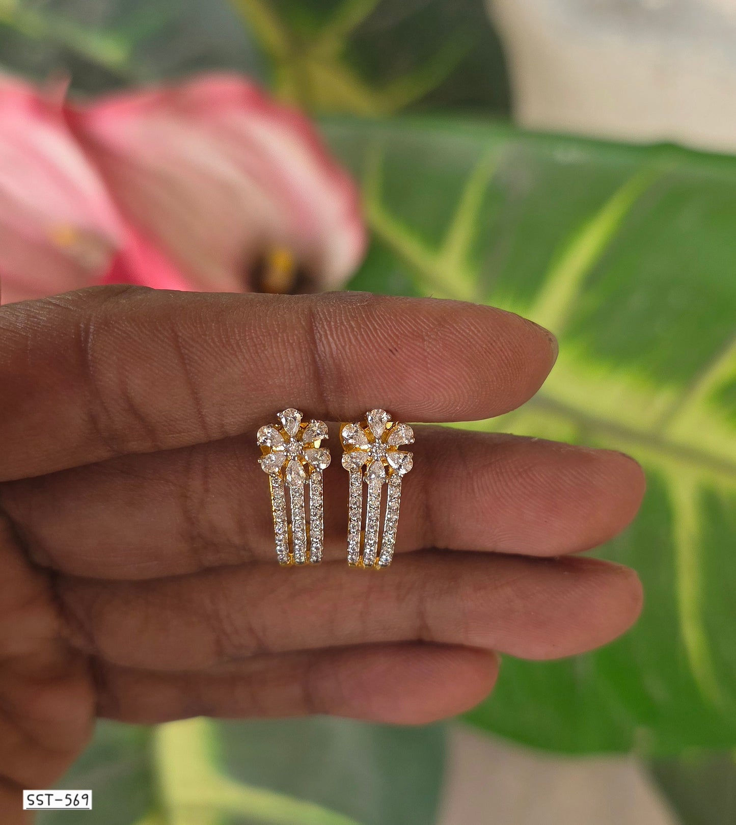 SST 569 | ELEGANT BLOOM CASCADE STUDS