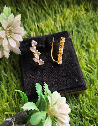 SST 572 | LUXURY CRYSTAL HEART AND BAGUETTE EAR CUFF