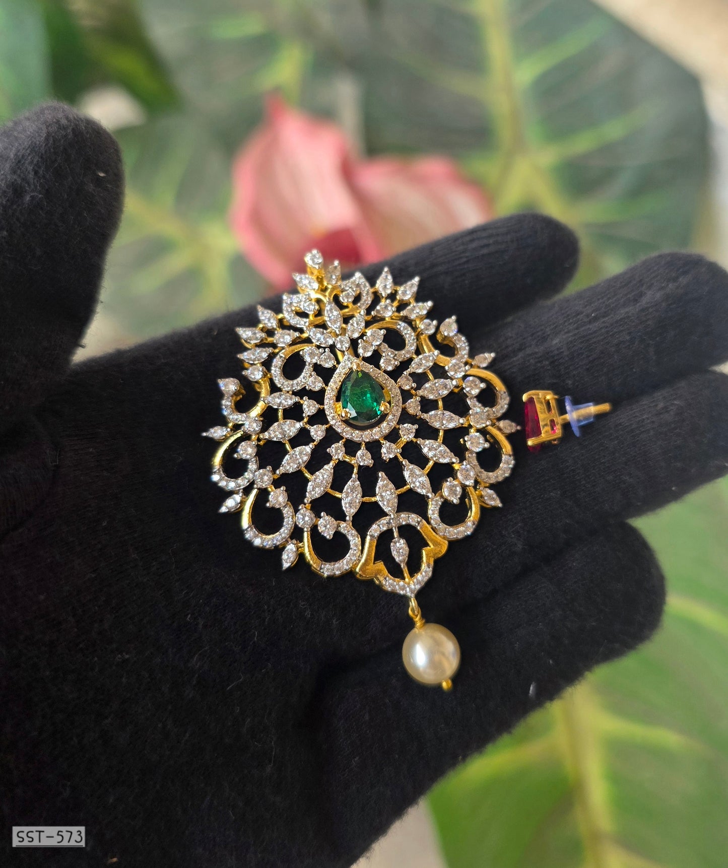 SST 573 | IMPERIAL EMERALD PEARL STATEMENT PENDANT