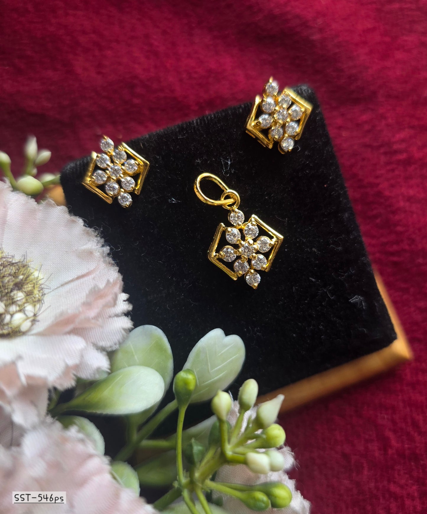 SST 546PS | PENDENT AND EARRINGS SET