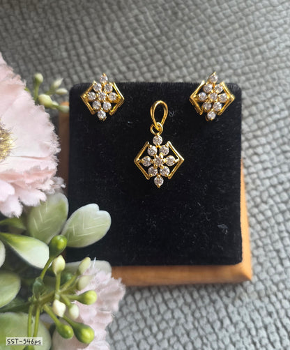 SST 546PS | PENDENT AND EARRINGS SET