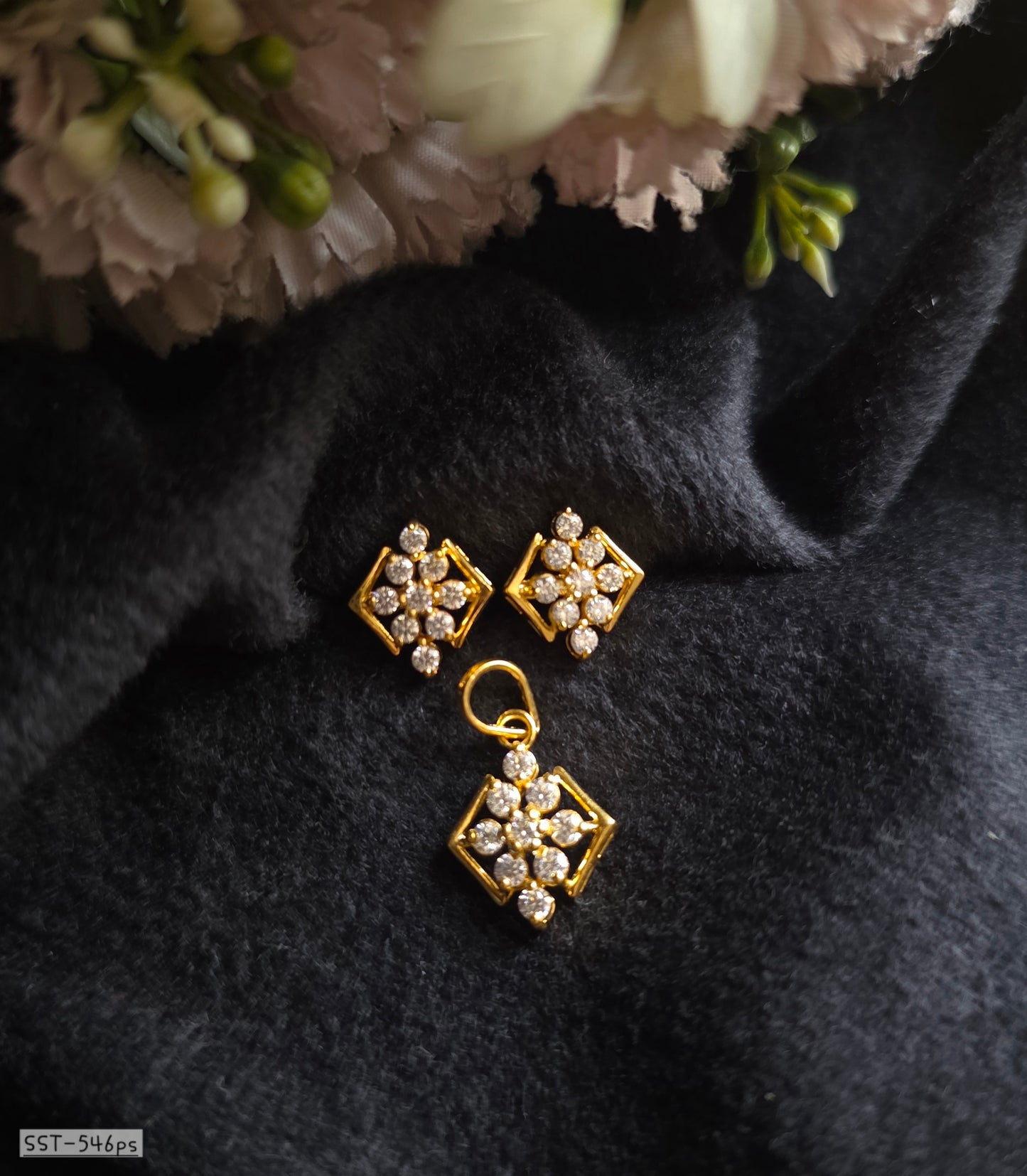 SST 546PS | PENDENT AND EARRINGS SET
