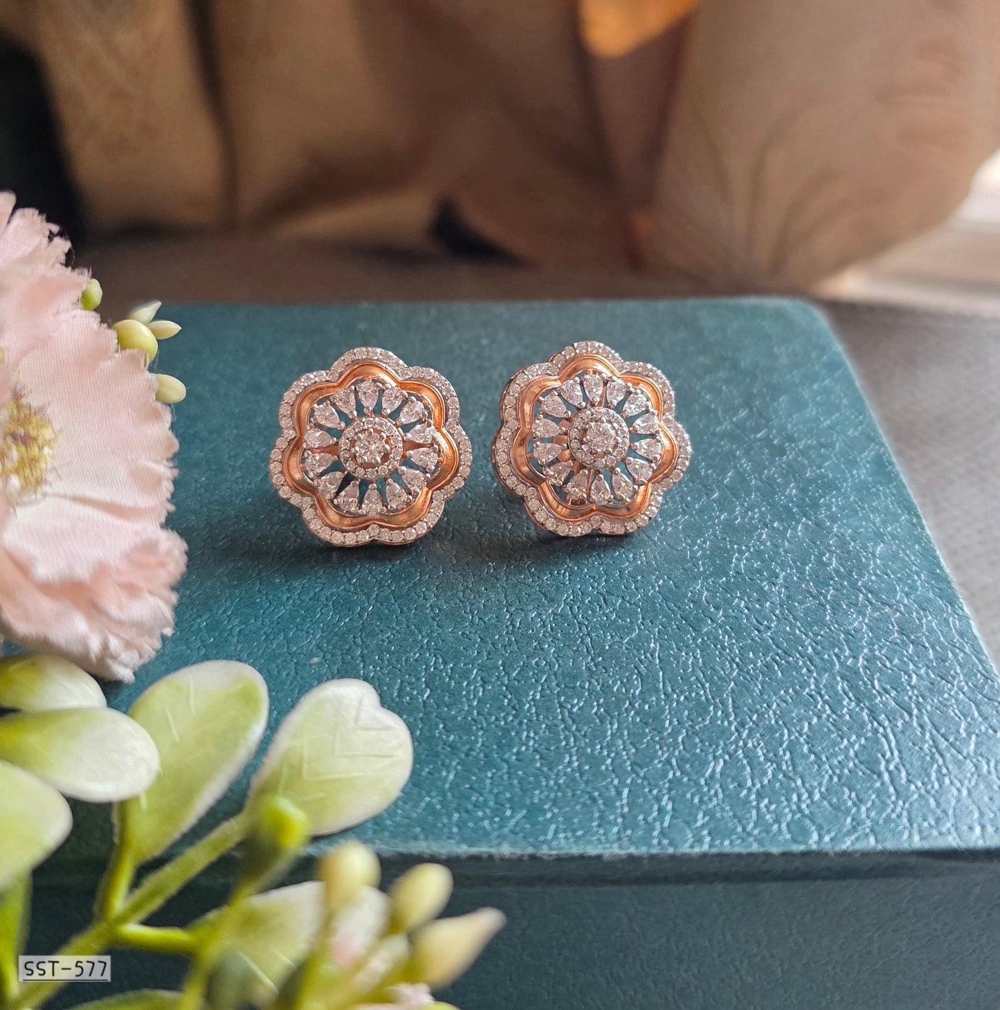 SST 577 | ROSE GOLD FLORAL EARRING