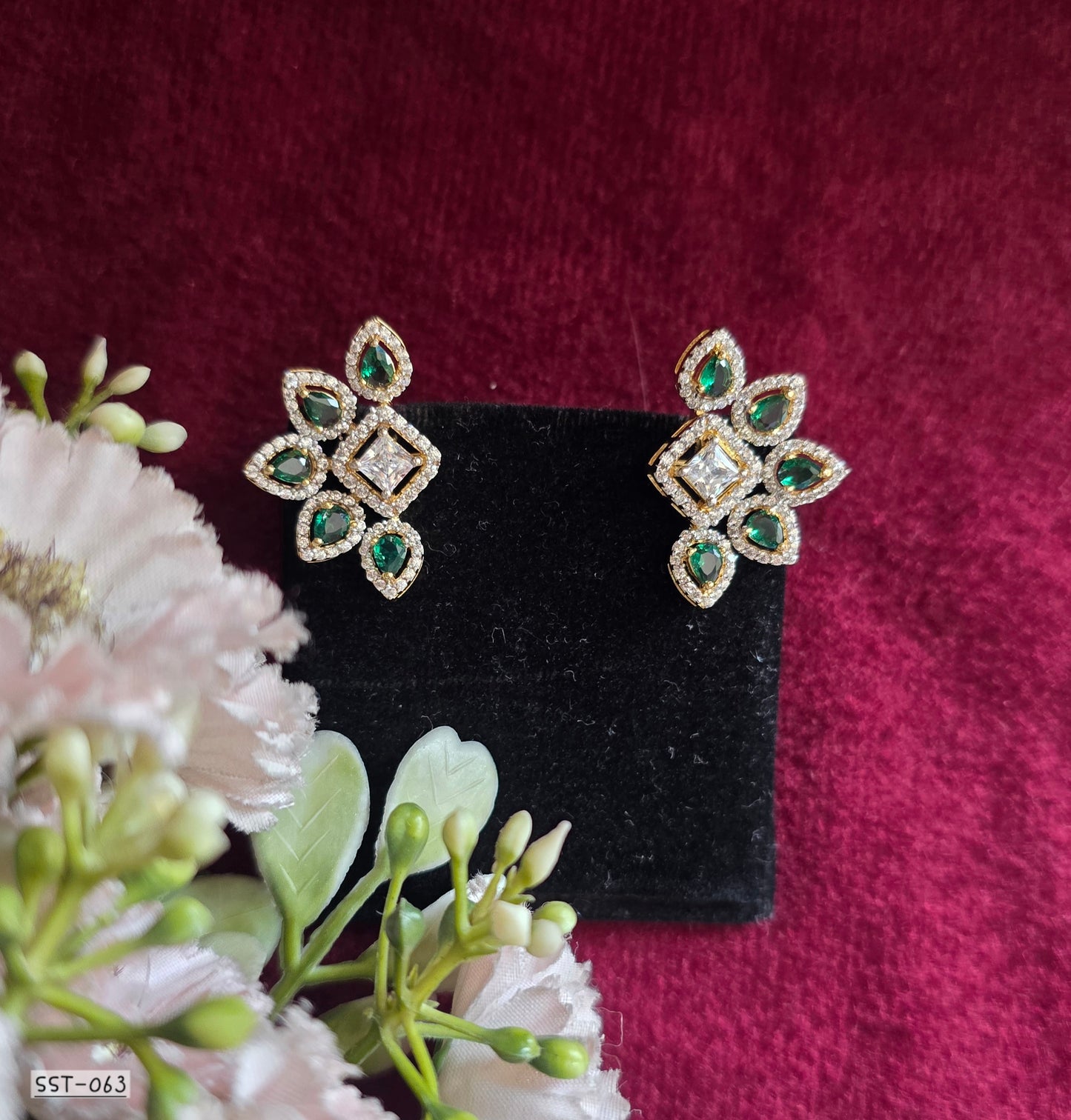 SST 063 | EMERALD FLORAL STARBURST EARRINGS