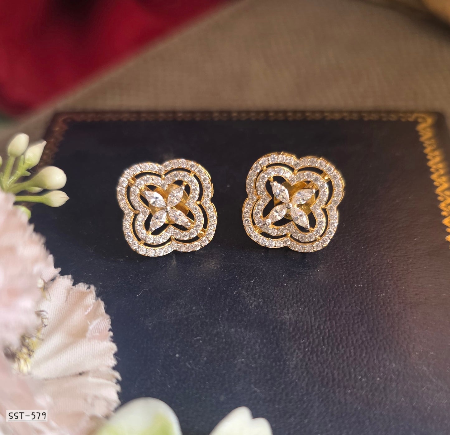 SST 579 | LUXURY FLORAL HALO DIAMOND STUD EARRINGS