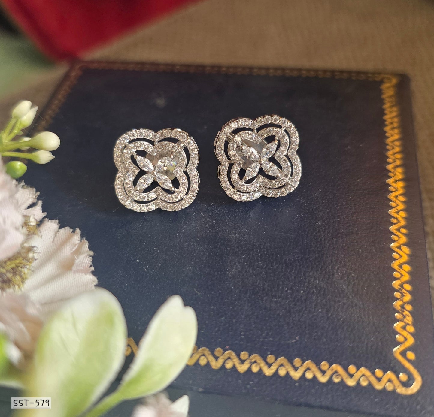 SST 579 | LUXURY FLORAL HALO DIAMOND STUD EARRINGS