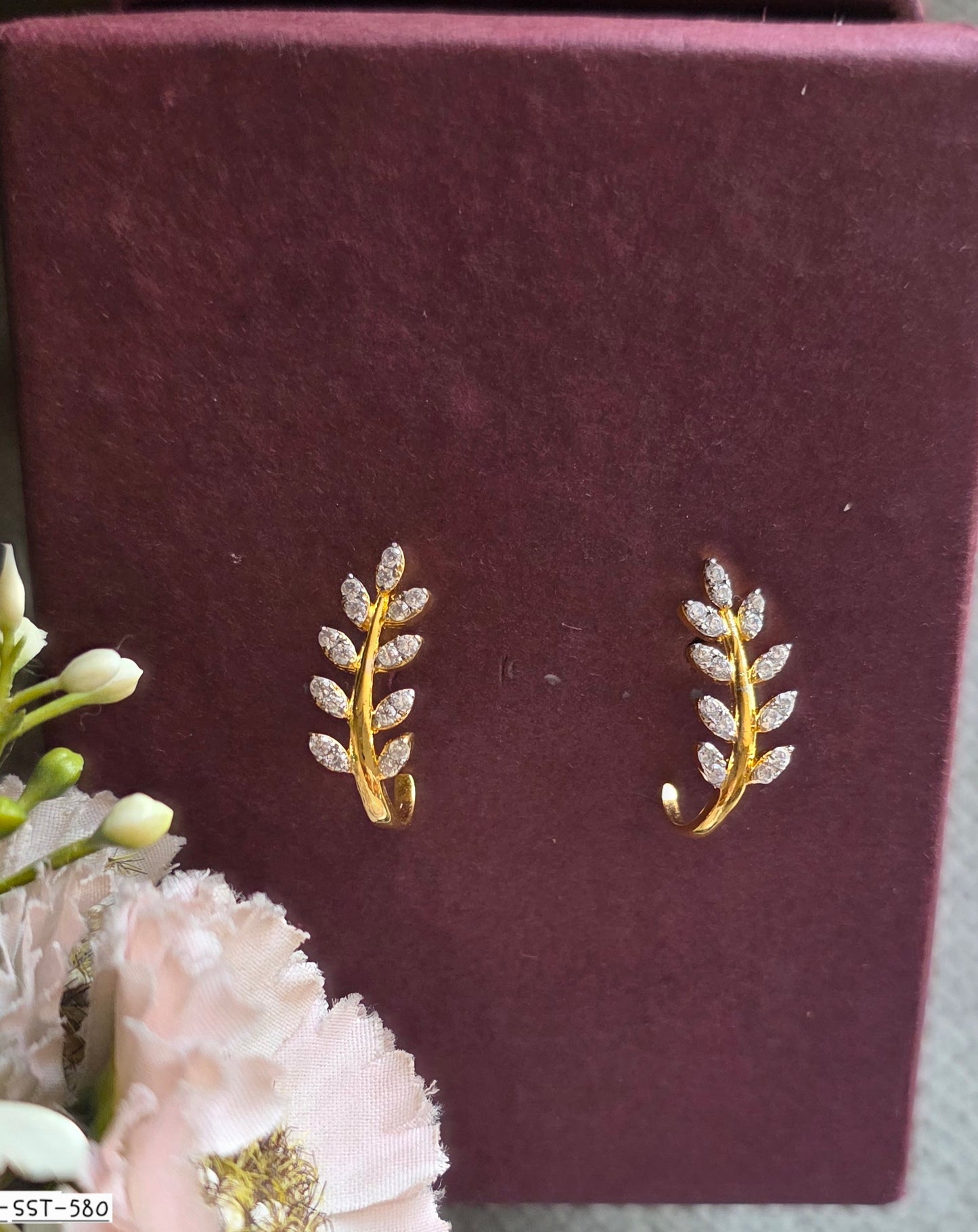 SST 580 | RADIANT CRYSTAL LEAF BALI EARRINGS