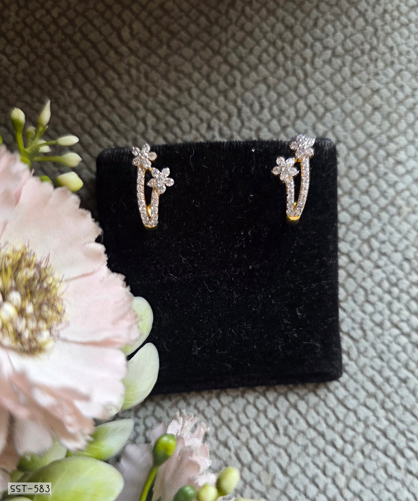 SST 583 | BLOOMING BRILLIANCE CRYSTAL ACCENT EARRINGS