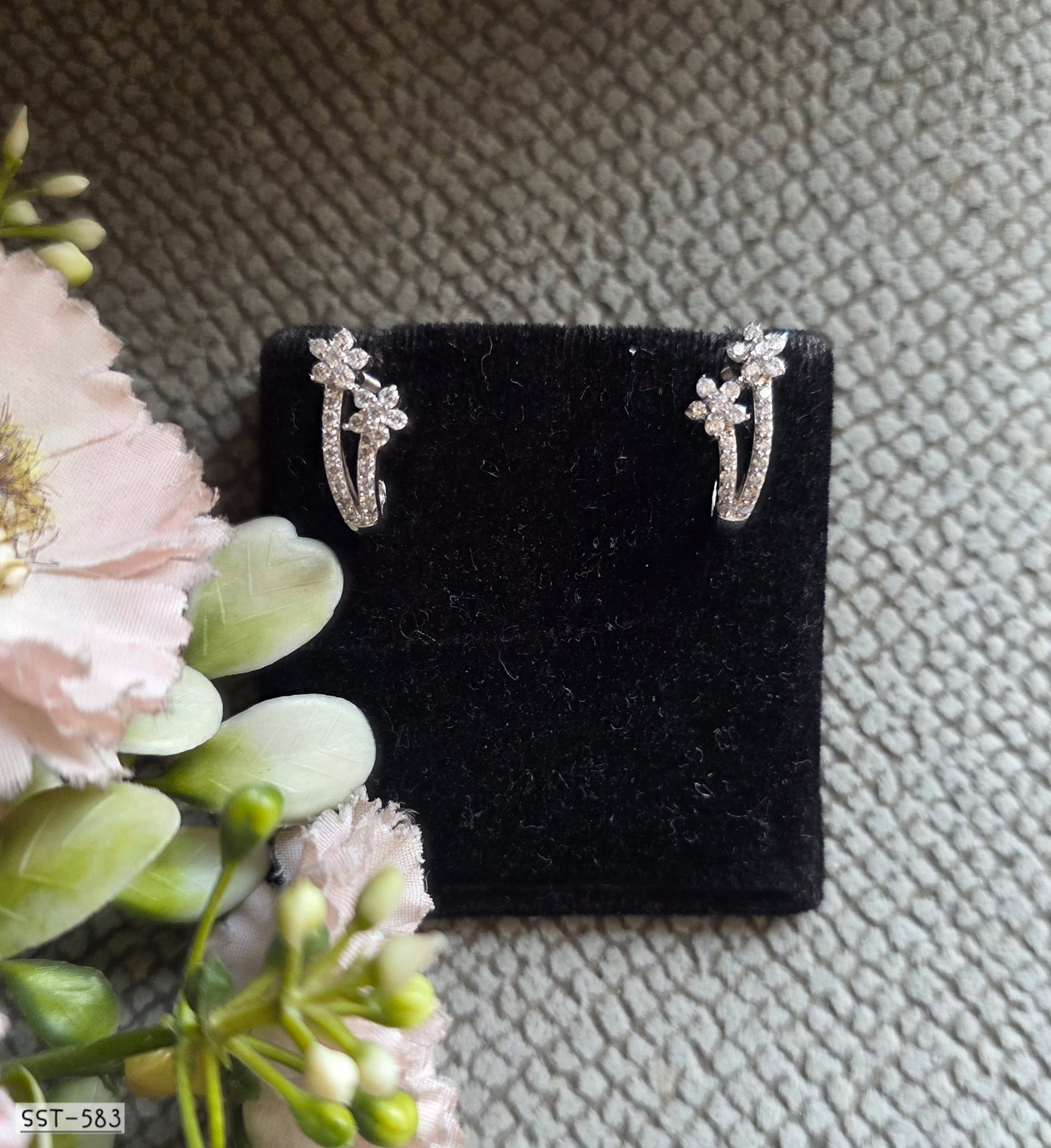 SST 583 | BLOOMING BRILLIANCE CRYSTAL ACCENT EARRINGS