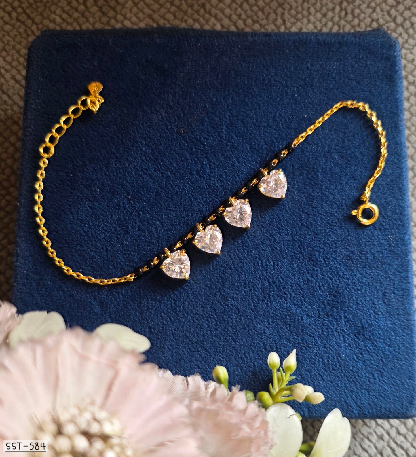 SST 584 | HEART CHARM HAND MANGALSUTRA