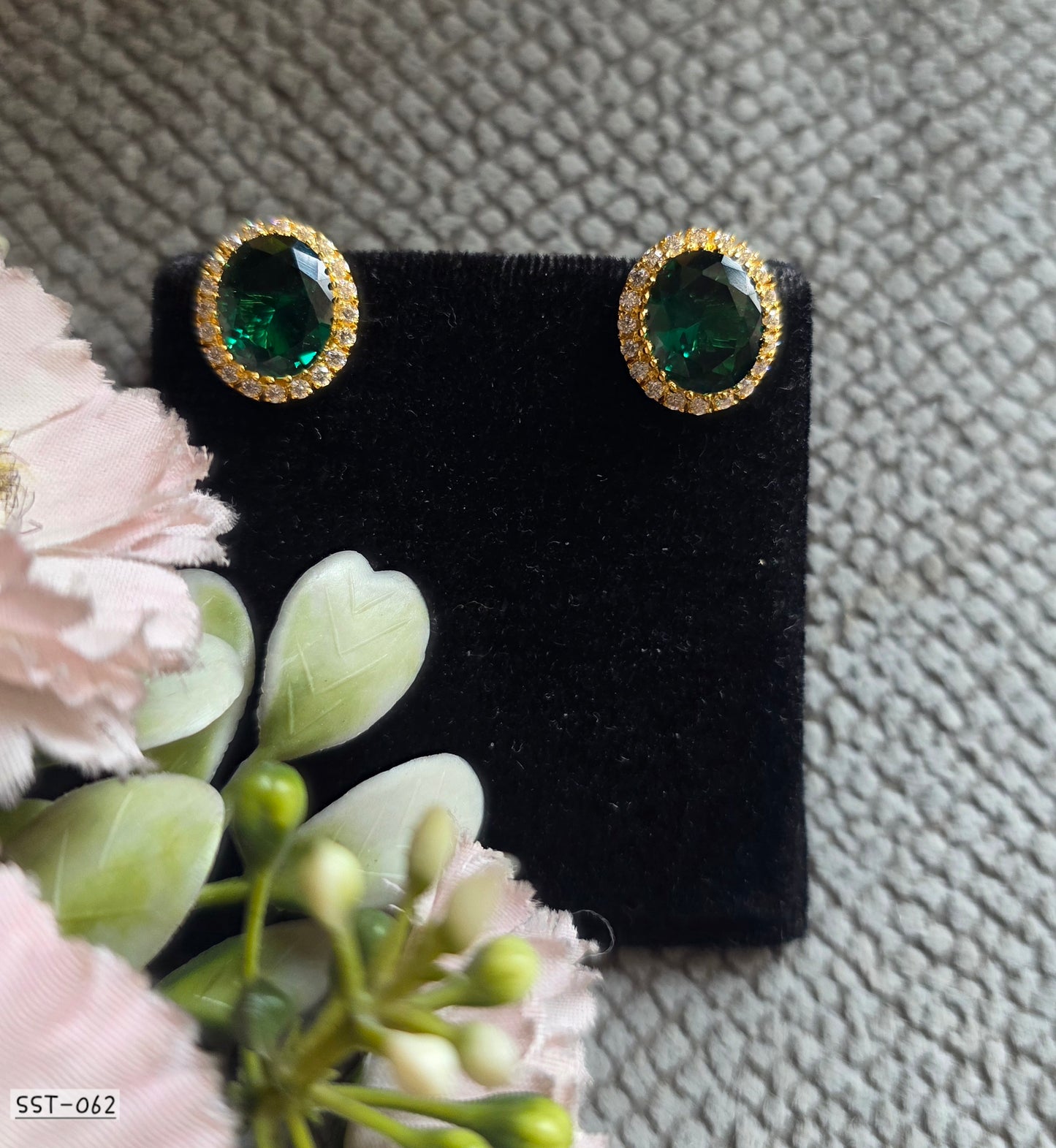 SST 062 Green | RADIANCE STUD EARRINGS