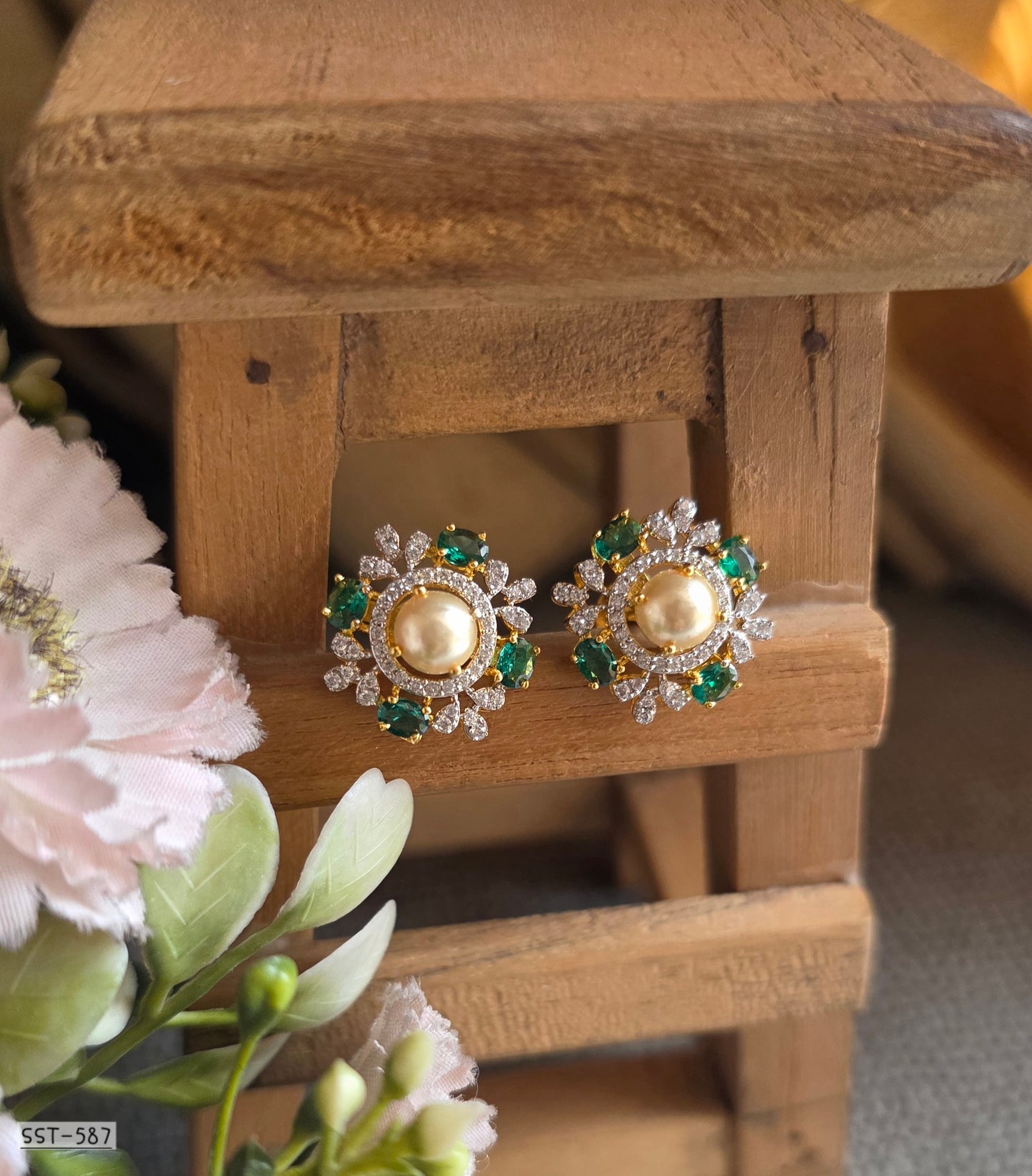 SST 587 | EMERALD & PEARL HALO STATEMENT STUD EARRINGS