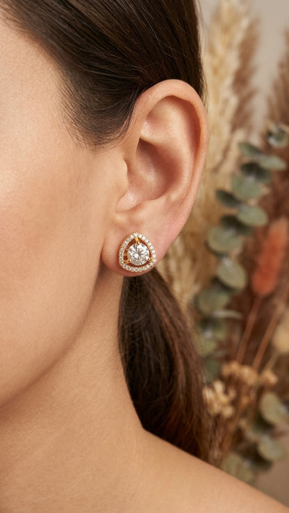 SST 199 | SINGLE DIAMOND WITH TRIANGLE HALO EARRING