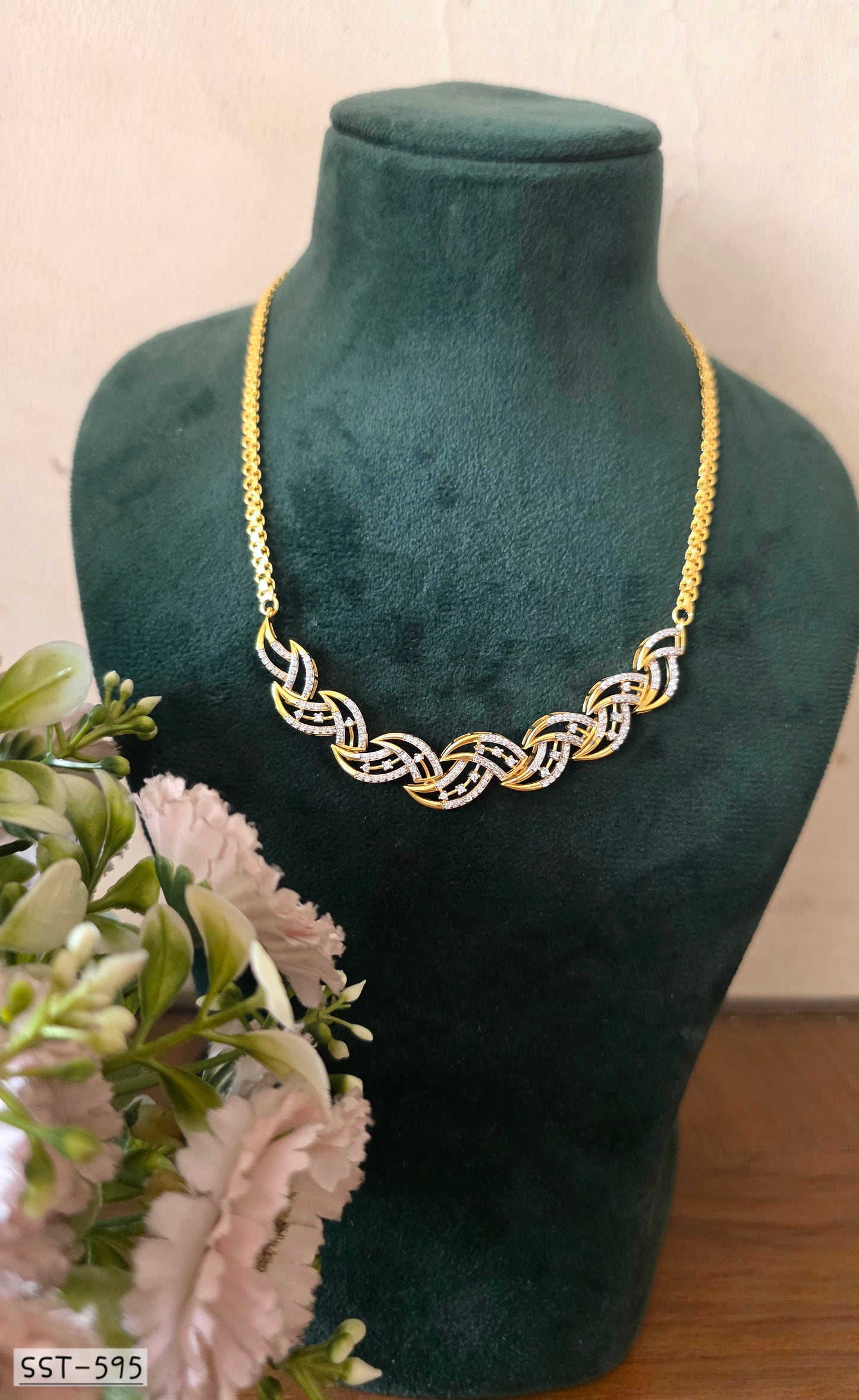 SST 595 | SEMI NECKLACE