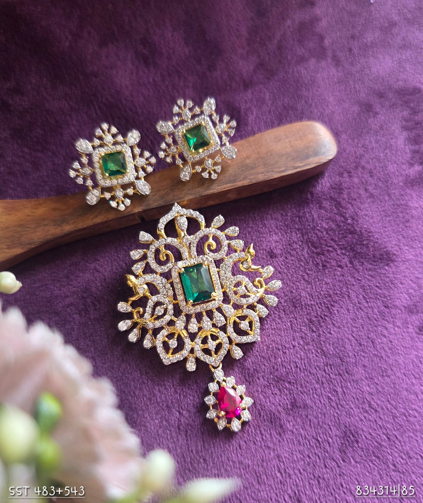 SST 483 + 543 | EARRINGS AND PENDENT SET