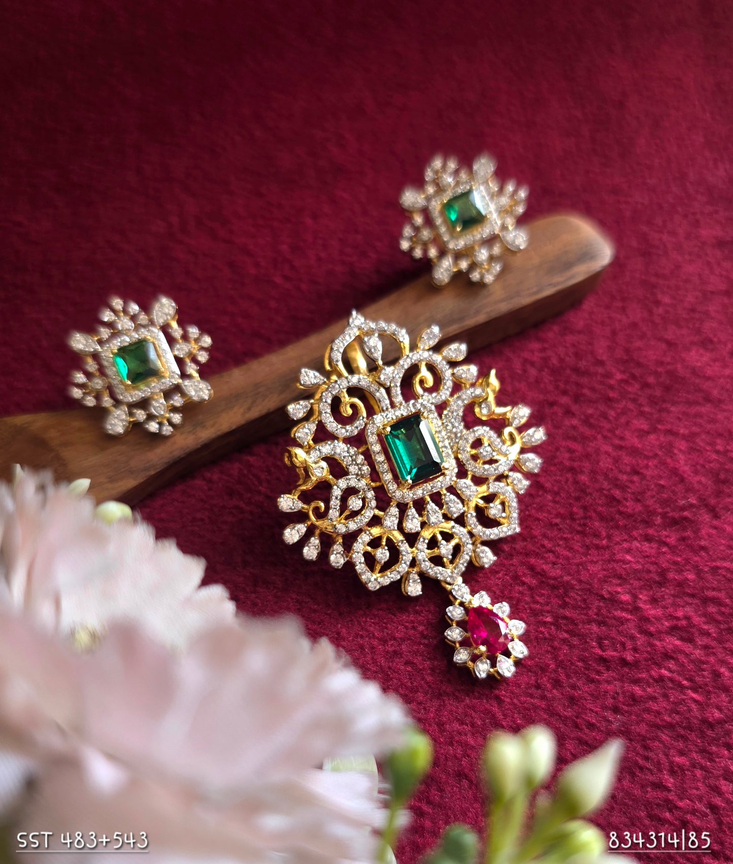 SST 483 + 543 | EARRINGS AND PENDENT SET