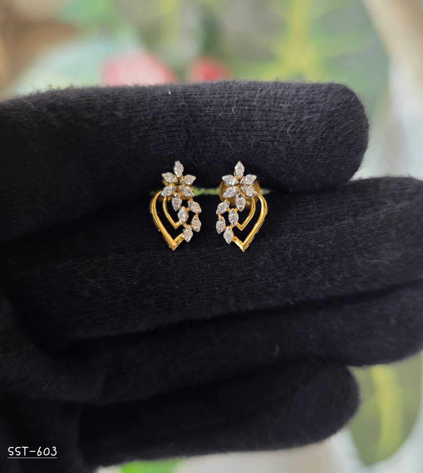 SST 603 | RADIANT CRYSTAL FAN STATEMENT EARRINGS