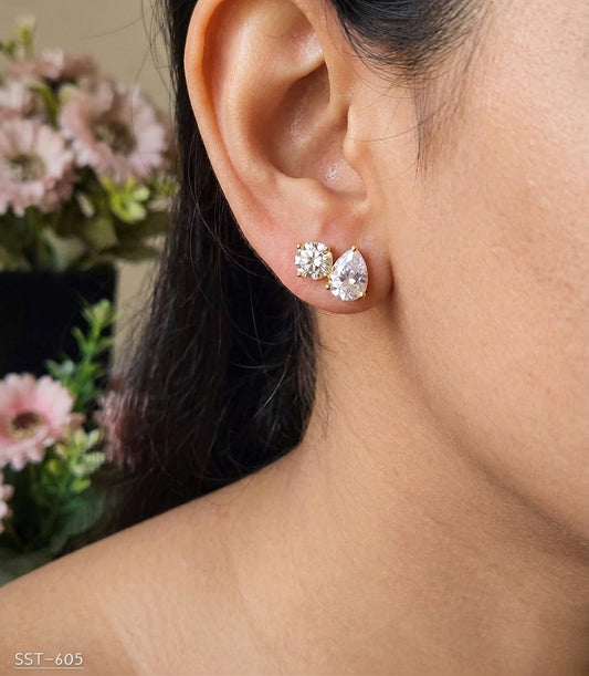 SST 605 | TIMELESS PEAR AND ROUND CUT DIAMOND STUD EARRINGS