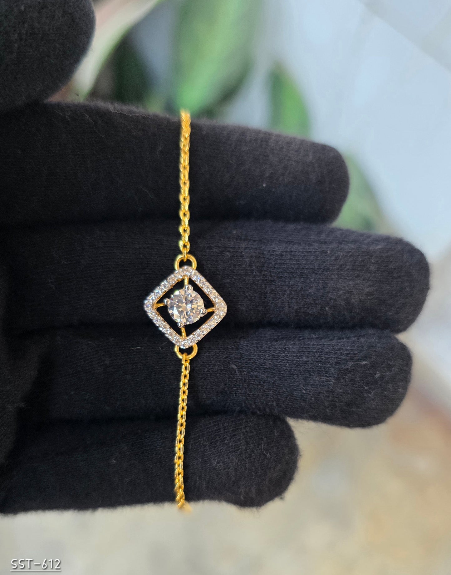 SST 612 | RADIANT HALO CRYSTAL CHAIN HAND MANGALSUTRA