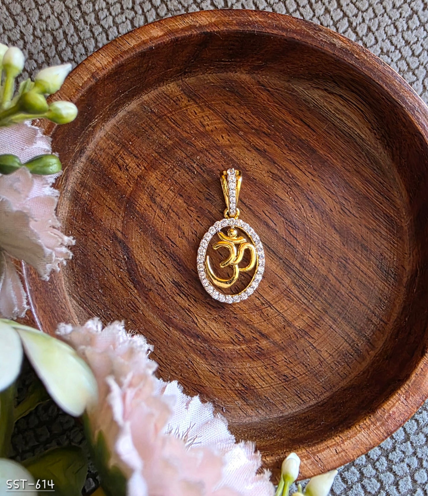 SST 614 | OM SYMBOL HALO PENDANT