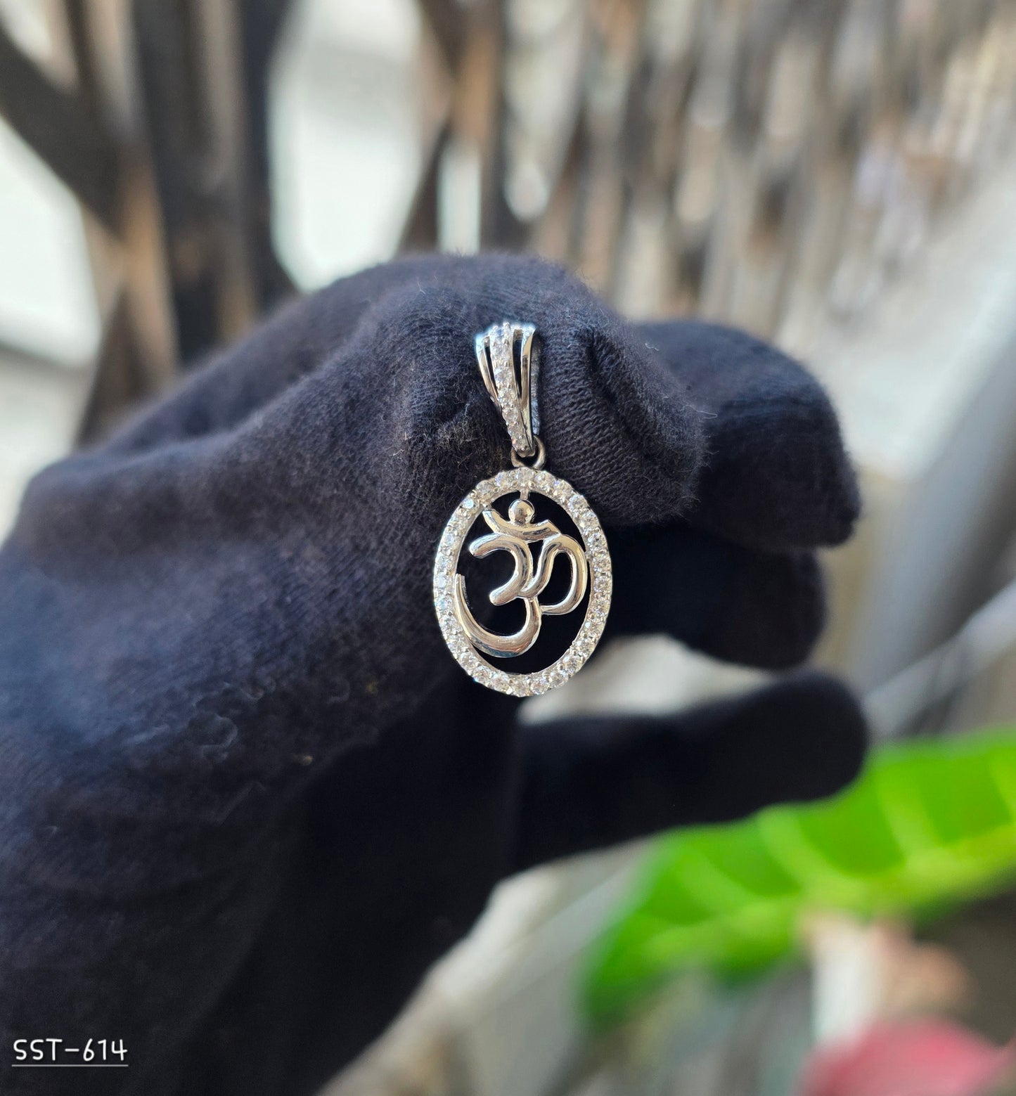 SST 614 | OM SYMBOL HALO PENDANT