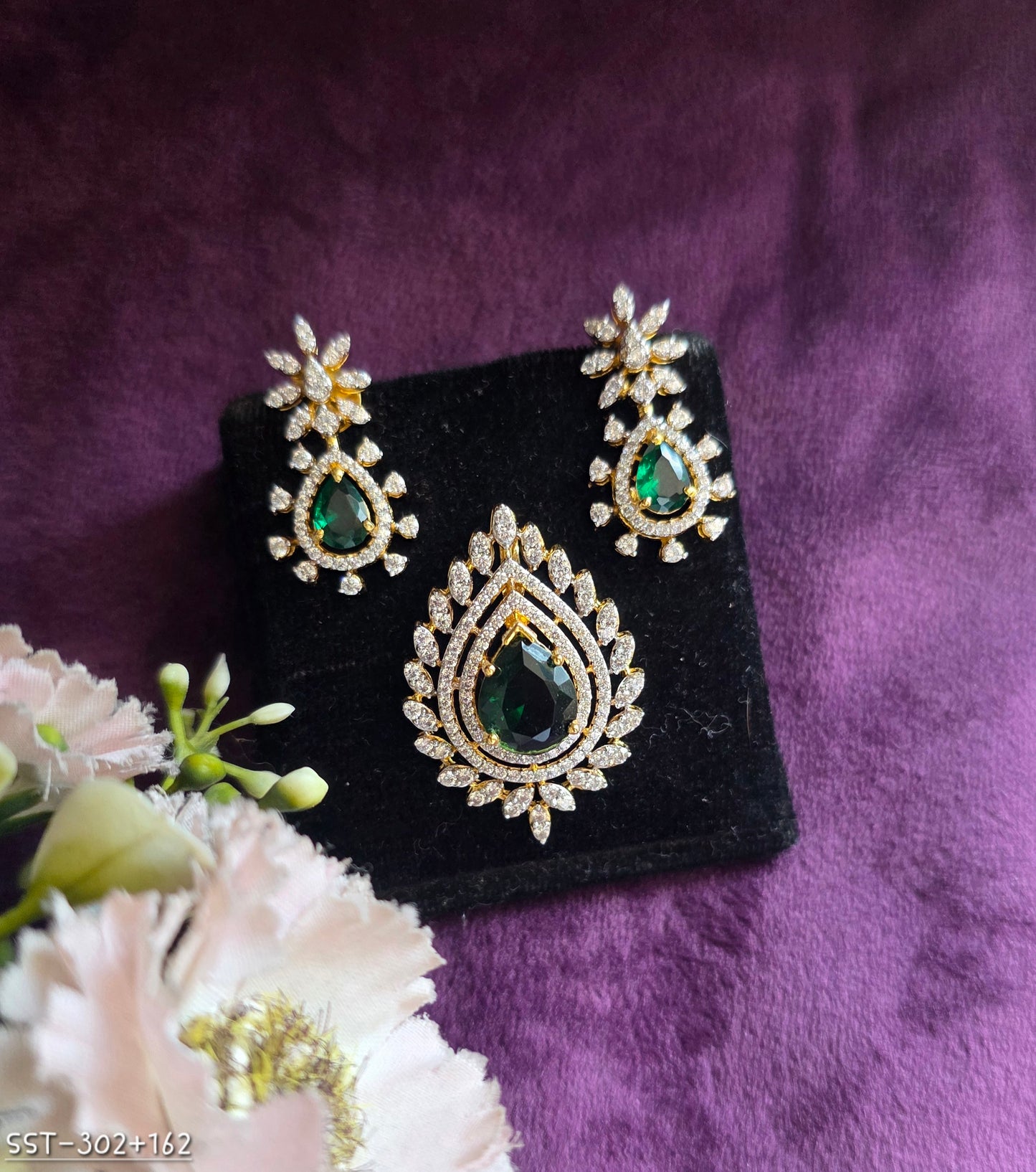 SST 302 + 162 | EARRINGS AND PENDENT SET