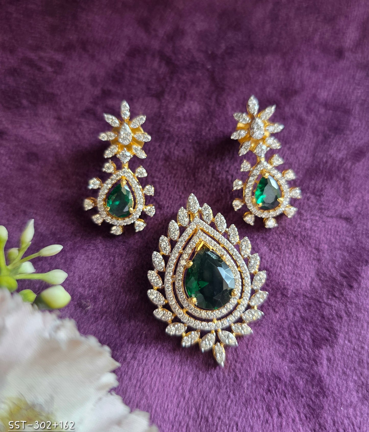 SST 302 + 162 | EARRINGS AND PENDENT SET