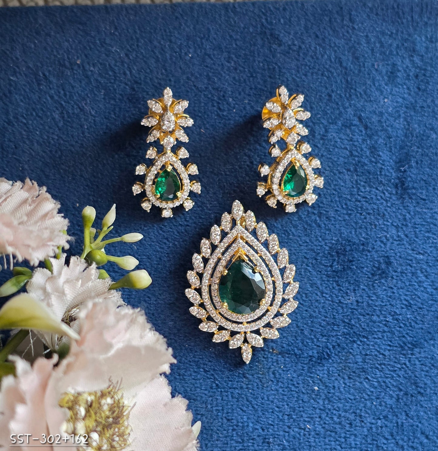 SST 302 + 162 | EARRINGS AND PENDENT SET