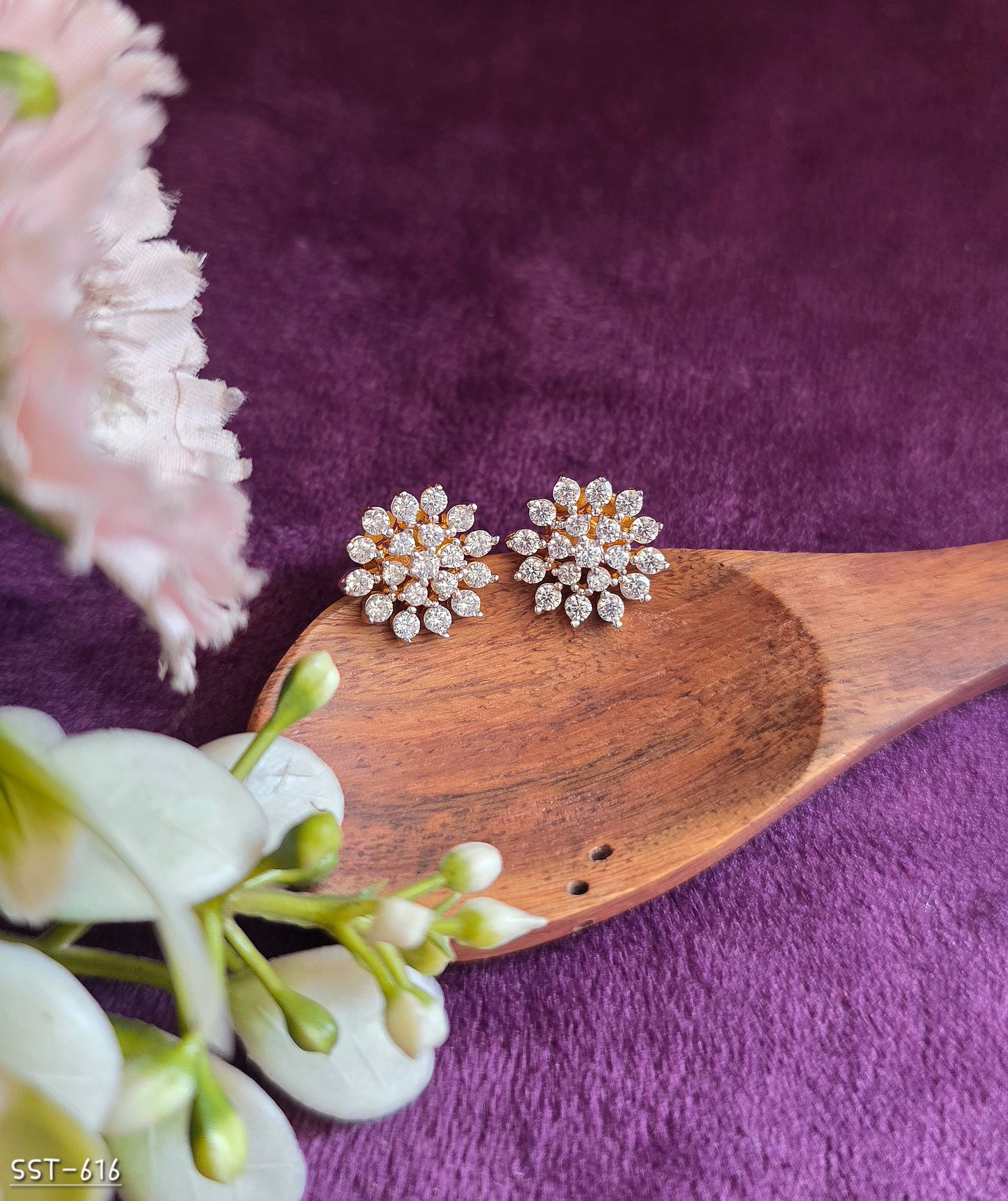 SST 616 | RADIANT FLORAL DIAMOND CLUSTER STUD EARRINGS