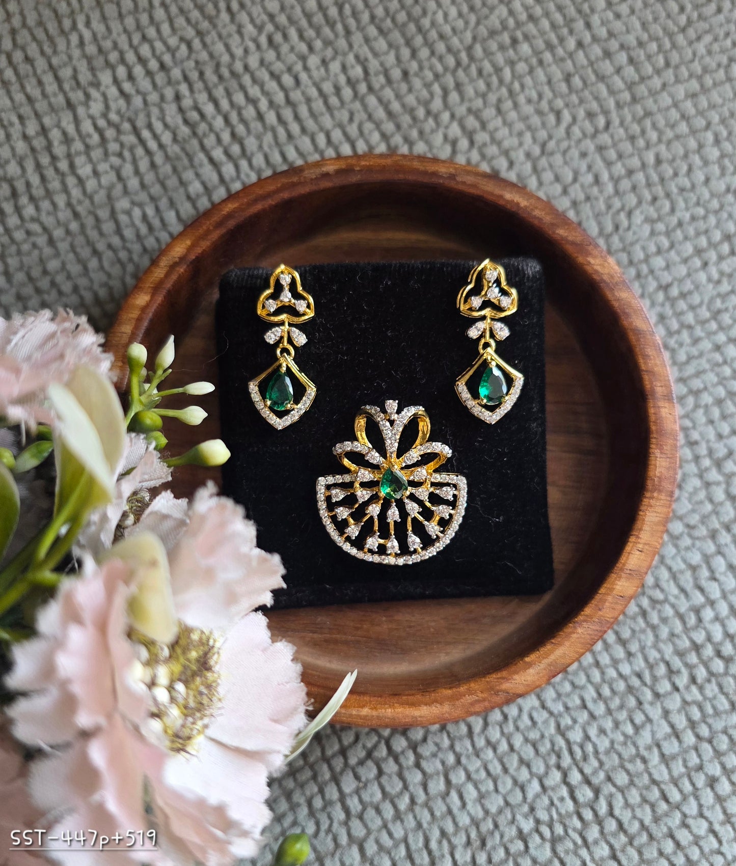 SST 447P + 519 | EARRINGS AND PENDENT SET