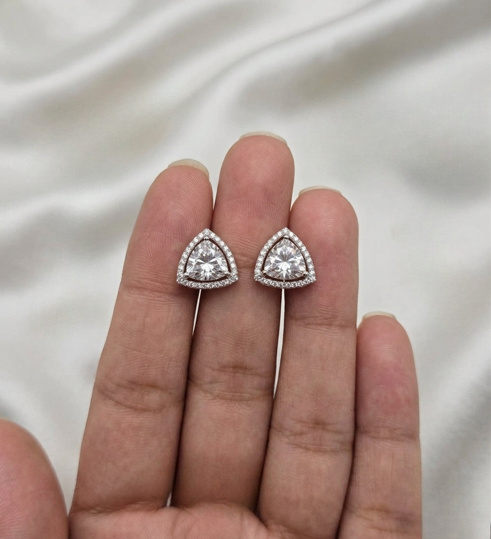 SST 501 | TRIANGLE STUD EARRINGS WITH BRILLIANT STONES