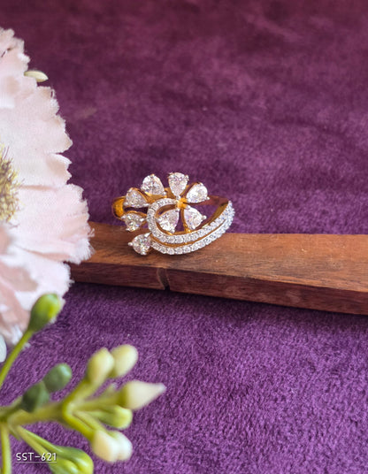 SST 621 | FLORAL SPARKLE STATEMENT RING
