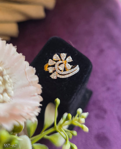 SST 621 | FLORAL SPARKLE STATEMENT RING