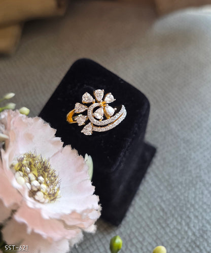 SST 621 | FLORAL SPARKLE STATEMENT RING