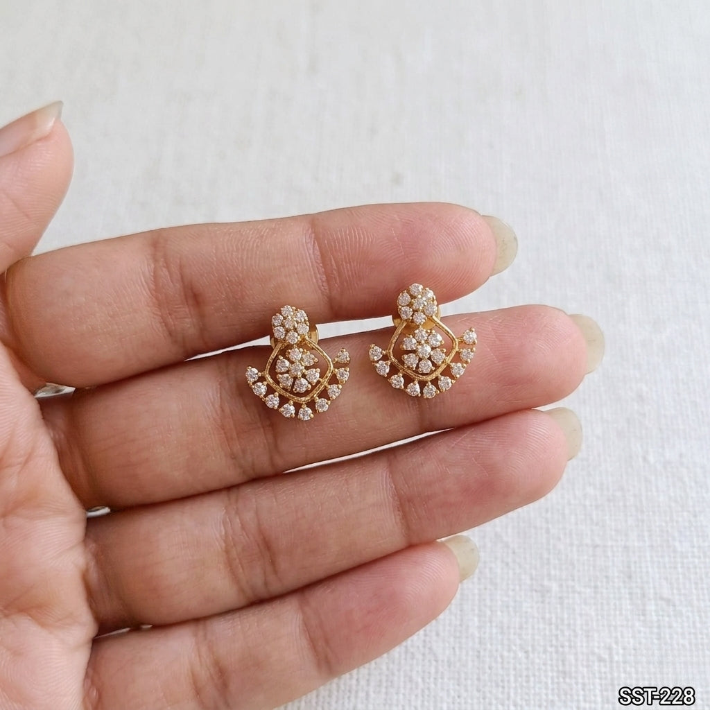 SST 228 | FLORAL DIAMOND CLUSTER EARRINGS