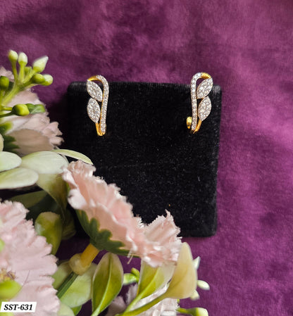 SST 631 | SPARKLING LEAF CURVE STUD EARRINGS