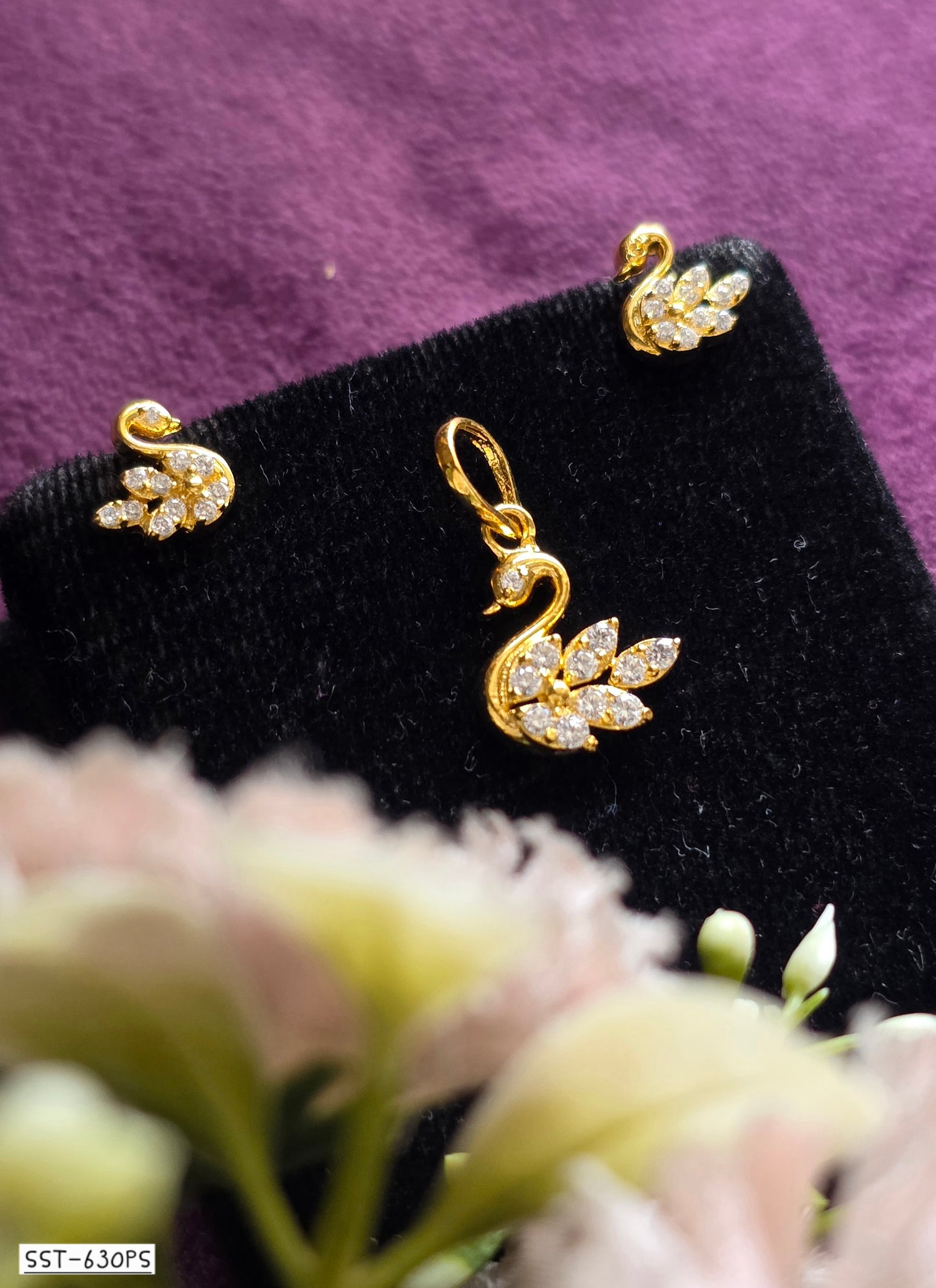 SST 630PS | TINY SWAN PENDENT SET