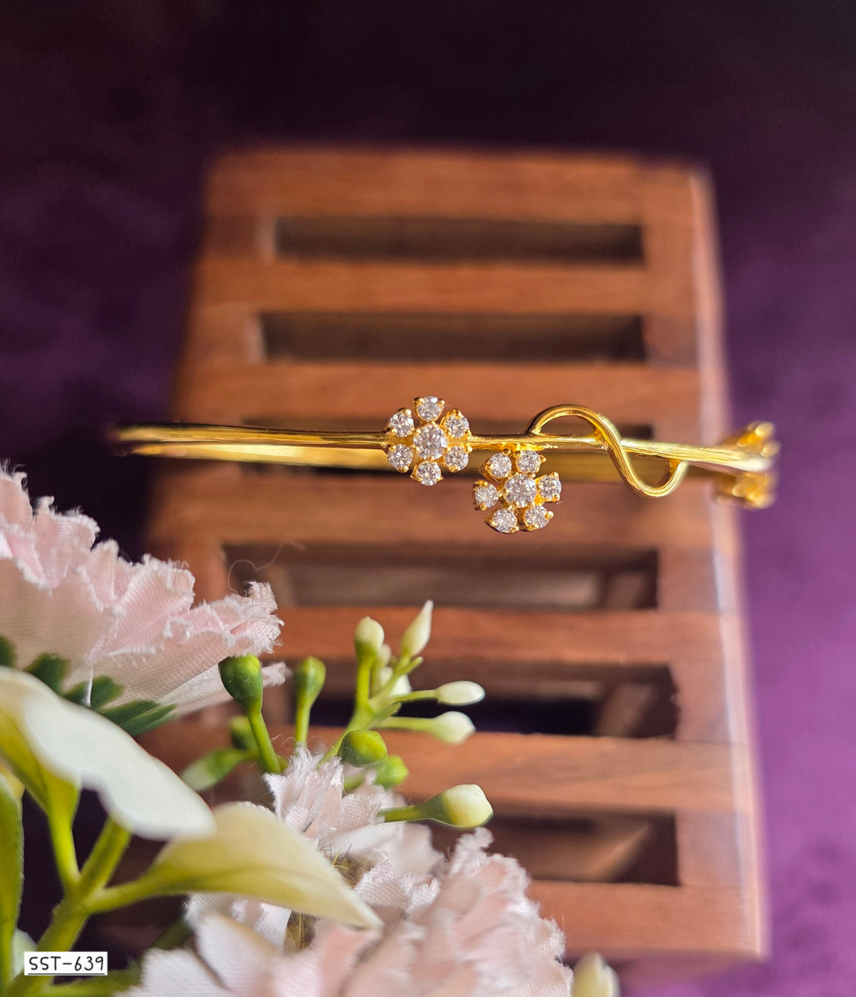 SST 639 | FLORAL DIAMOND BRACELET