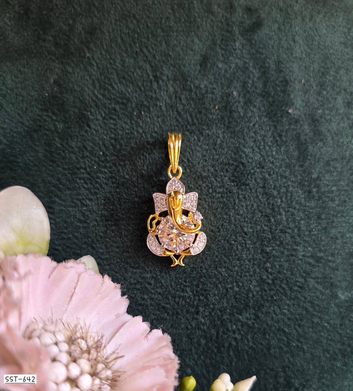 SST 642 | DIVINE GANESHA LOTUS PENDANT