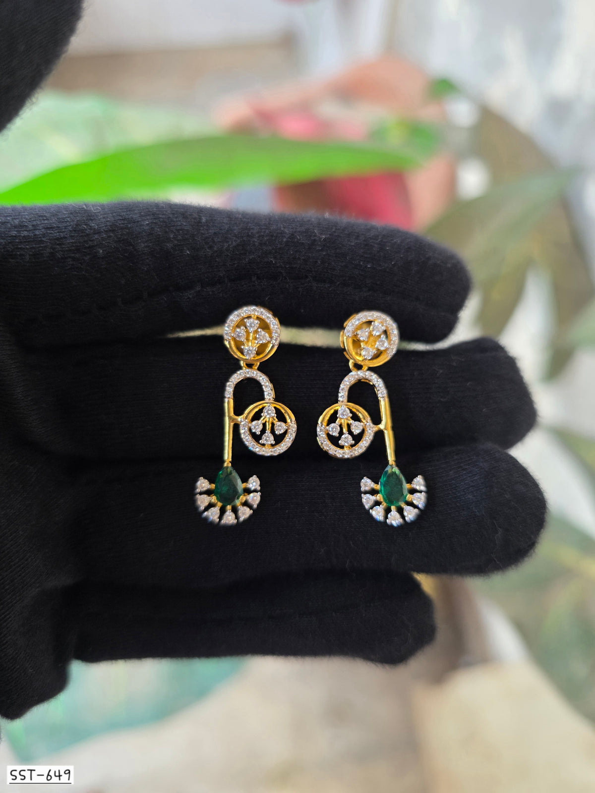 SST 649 | EMERALD CASCADE DESIGNER EARRINGS