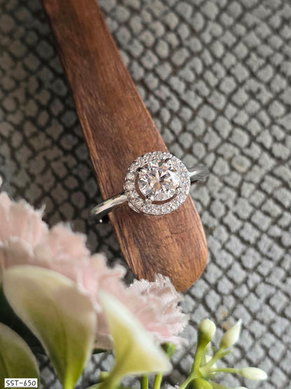 SST 650 | CLASSIC ROUND HALO STATEMENT RING