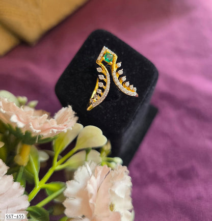 SST 655 | EMERALD LEAF SPARKLE RING
