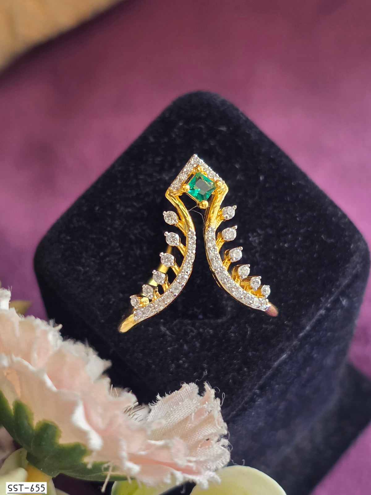 SST 655 | EMERALD LEAF SPARKLE RING
