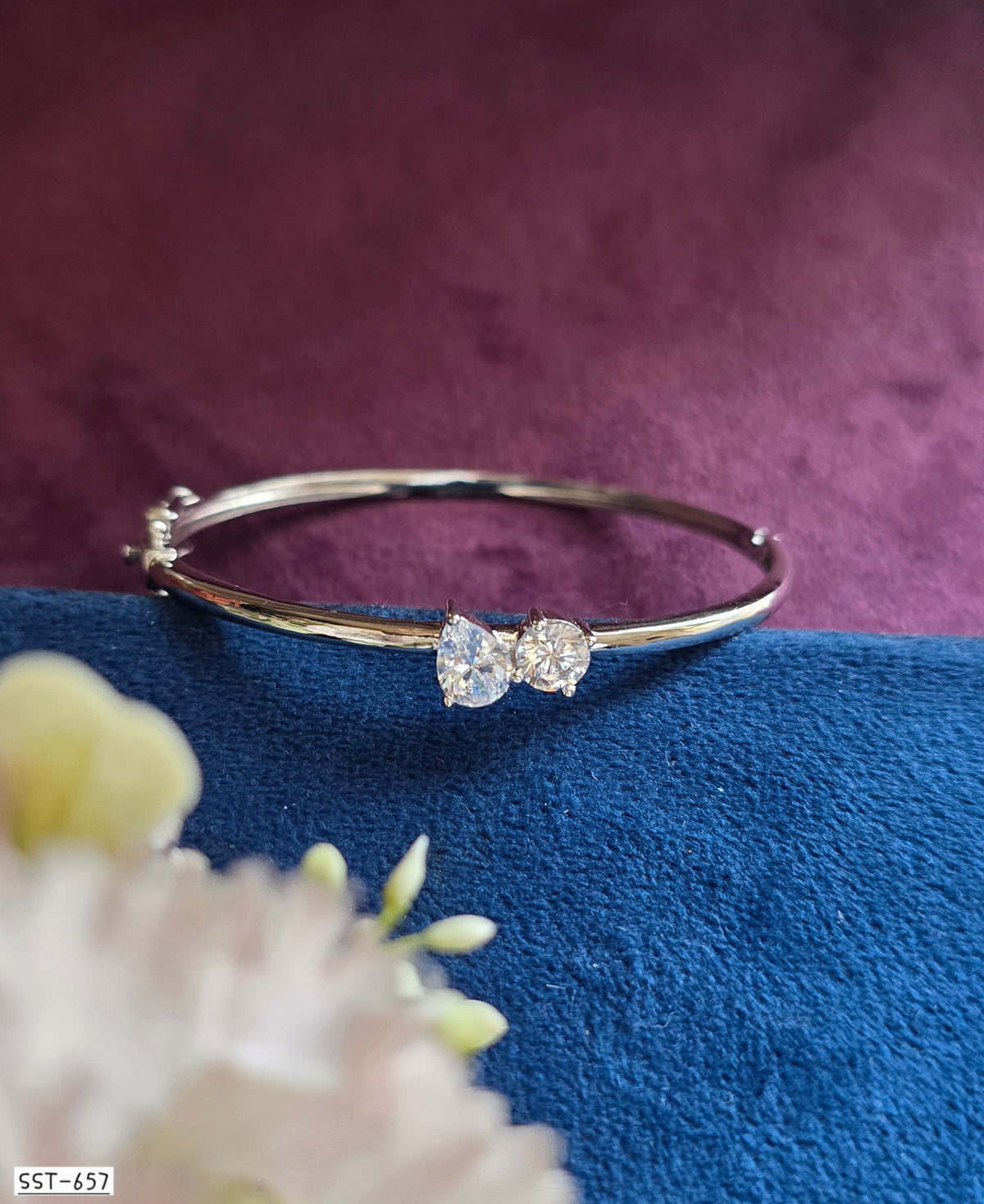 SST 657 | DUAL SPARKLE OPENABLE BRACELET