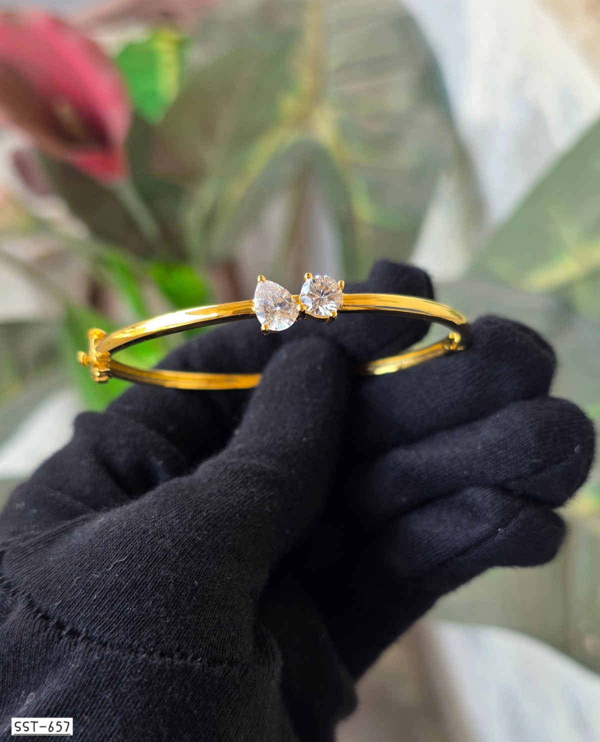 SST 657 | DUAL SPARKLE OPENABLE BRACELET