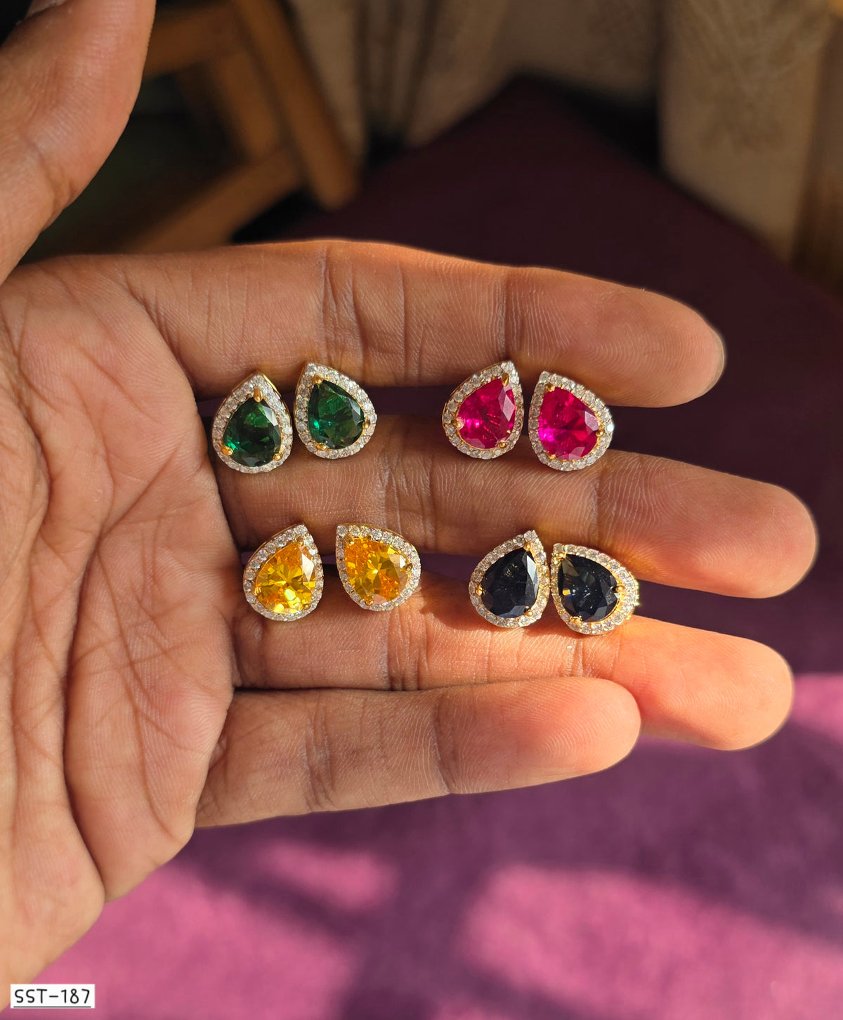 SST 187RED | EMERALD HALO PEAR STUD