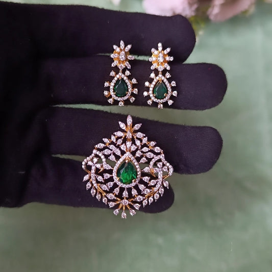 SST 390 + 162 | PENDENT AND EARRINGS SET